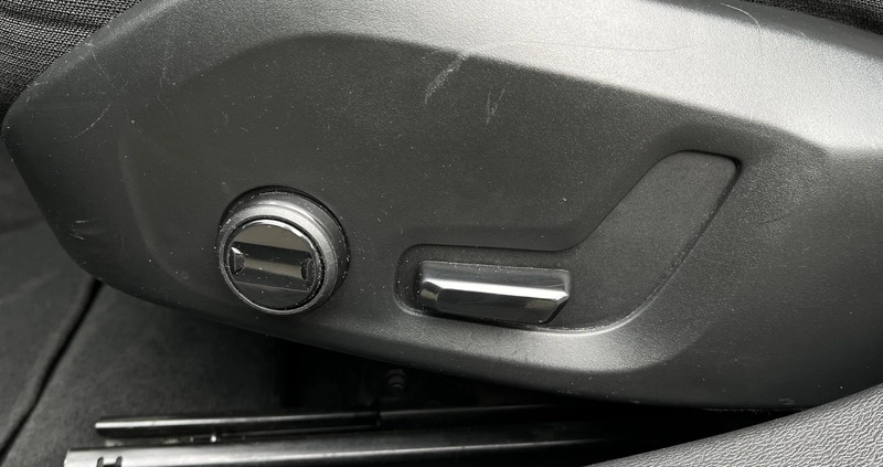 Volvo V60 cena 79900 przebieg: 154700, rok produkcji 2019 z Rybnik małe 436